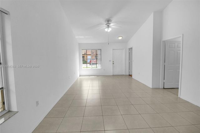 117 SE 3rd Ave 9, Hallandale Beach, FL 33009