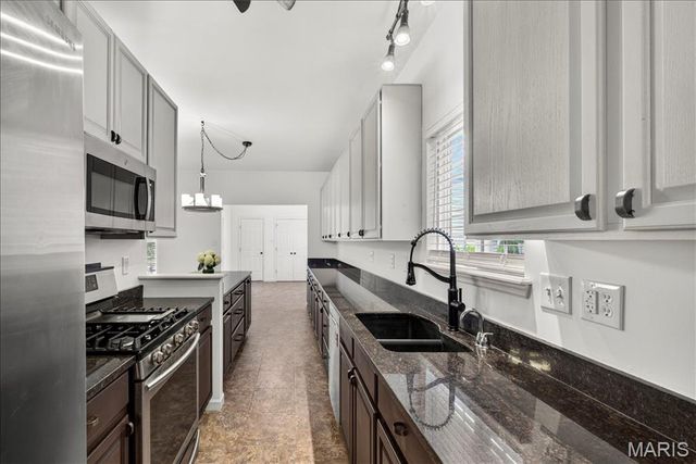 821 Waler Drive, Lake St Louis, MO 63367