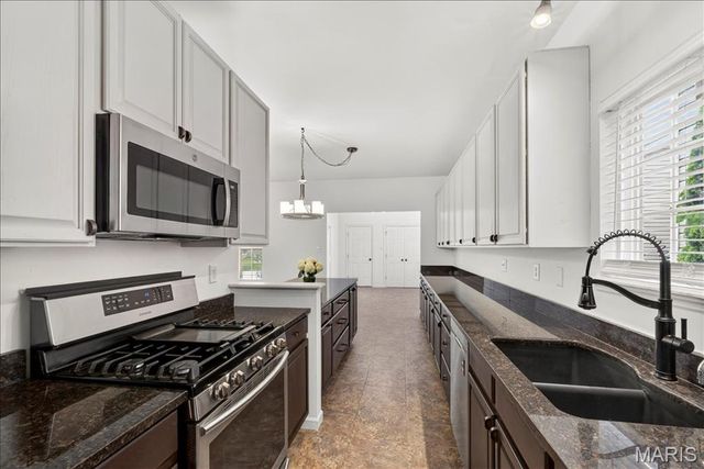 821 Waler Drive, Lake St Louis, MO 63367