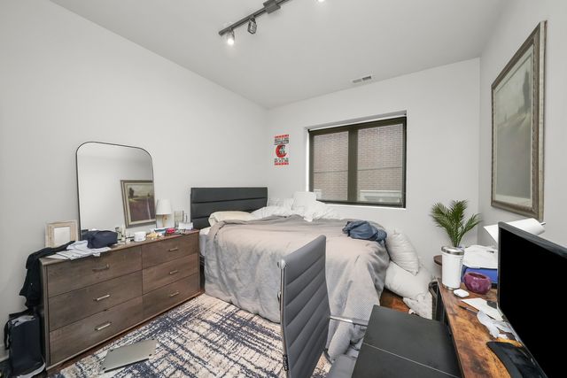 832 W Erie Street 4W, Chicago, IL 60642