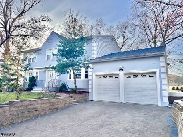 8 Constitution Ct, East Brunswick Twp., NJ 08816
