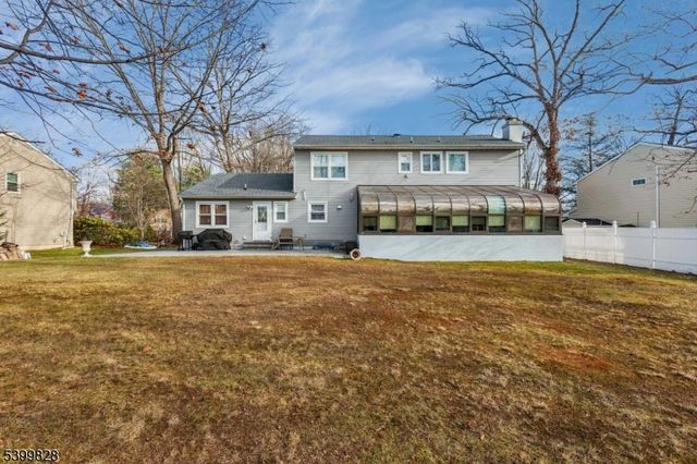 8 Constitution Ct, East Brunswick Twp., NJ 08816