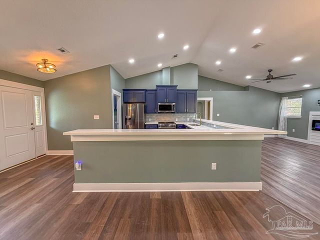 6020 Enfinger Rd, Pace, FL 32571