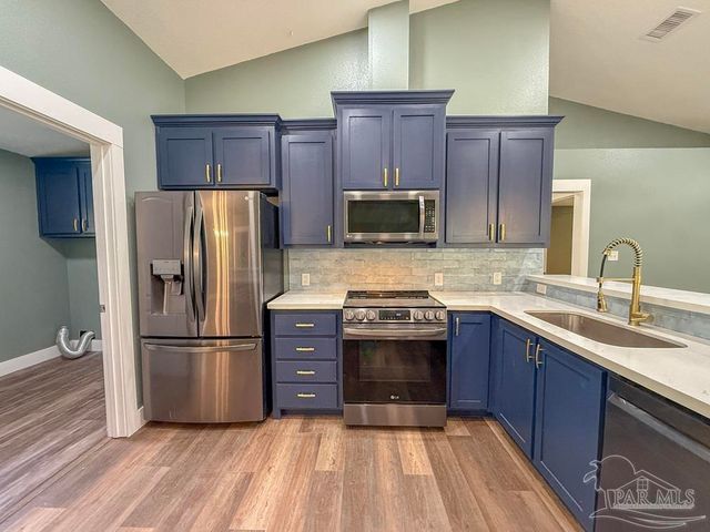 6020 Enfinger Rd, Pace, FL 32571