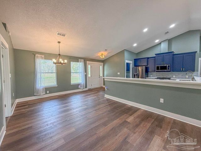 6020 Enfinger Rd, Pace, FL 32571