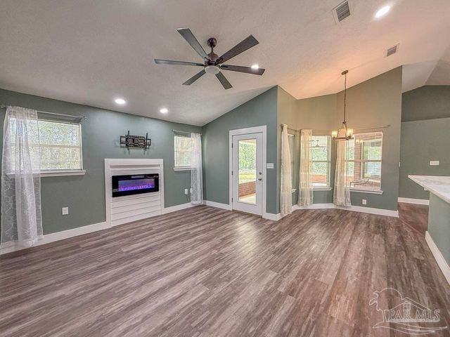 6020 Enfinger Rd, Pace, FL 32571