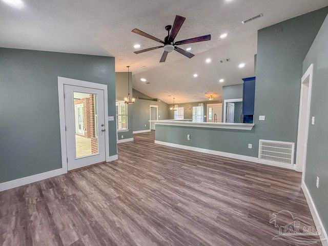 6020 Enfinger Rd, Pace, FL 32571