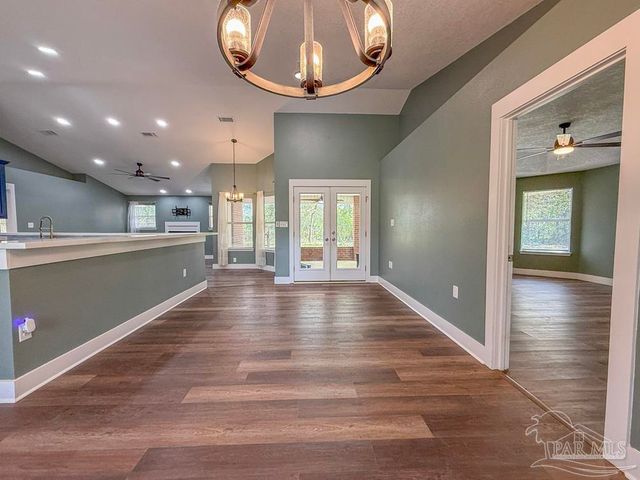 6020 Enfinger Rd, Pace, FL 32571