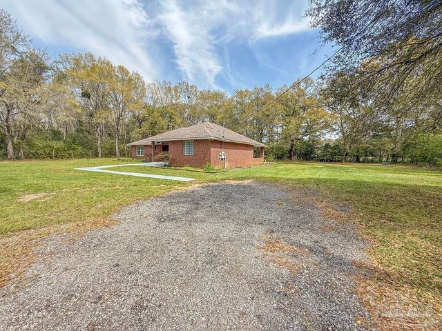 6020 Enfinger Rd, Pace, FL 32571