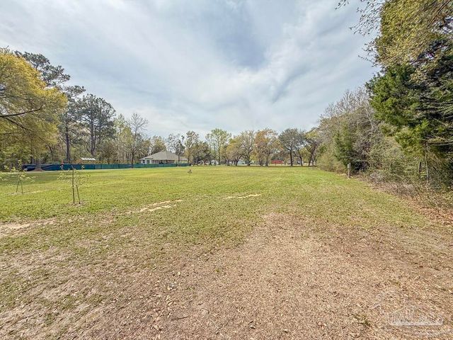 6020 Enfinger Rd, Pace, FL 32571