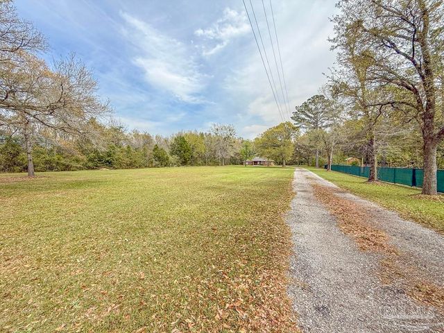 6020 Enfinger Rd, Pace, FL 32571