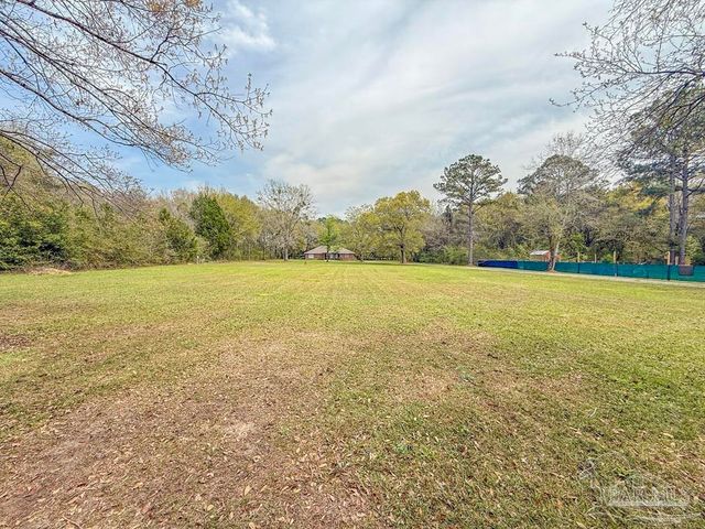 6020 Enfinger Rd, Pace, FL 32571