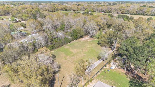 6020 Enfinger Rd, Pace, FL 32571