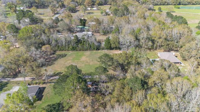 6020 Enfinger Rd, Pace, FL 32571