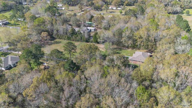 6020 Enfinger Rd, Pace, FL 32571