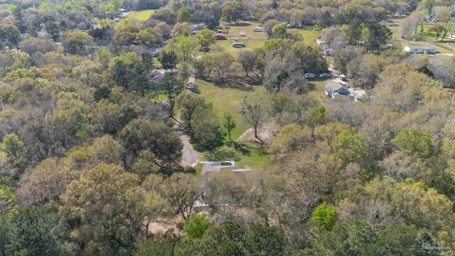 6020 Enfinger Rd, Pace, FL 32571