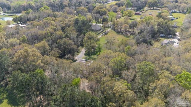 6020 Enfinger Rd, Pace, FL 32571