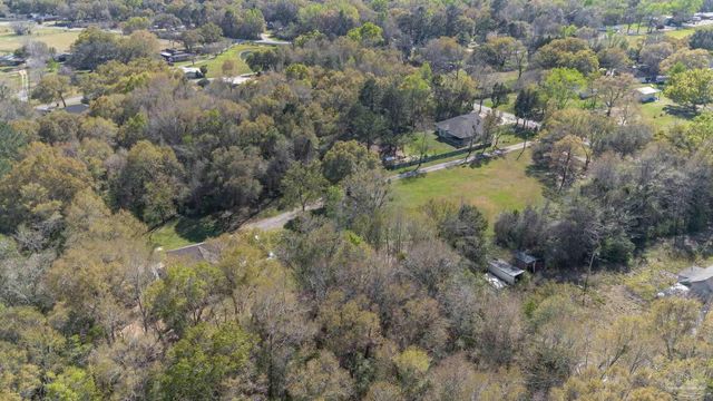 6020 Enfinger Rd, Pace, FL 32571