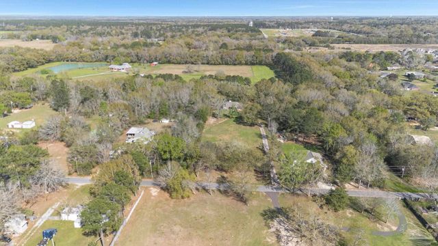 6020 Enfinger Rd, Pace, FL 32571
