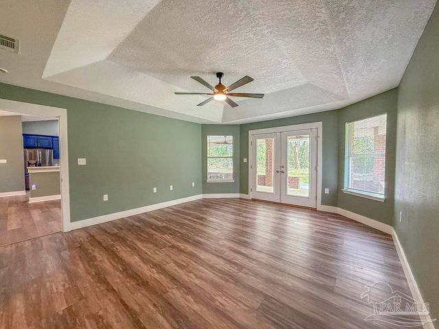 6020 Enfinger Rd, Pace, FL 32571