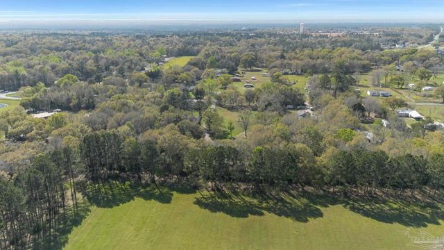 6020 Enfinger Rd, Pace, FL 32571