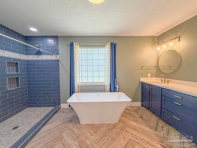 6020 Enfinger Rd, Pace, FL 32571