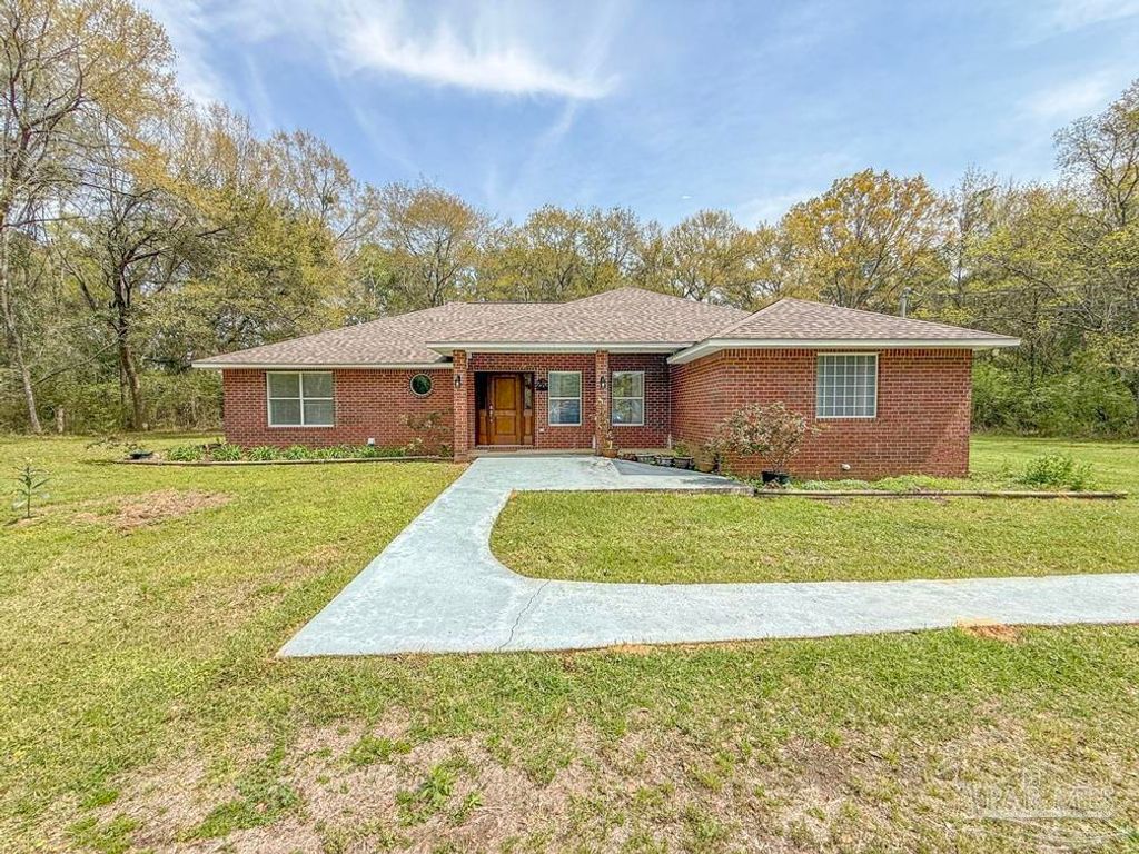 6020 Enfinger Rd, Pace, FL 32571