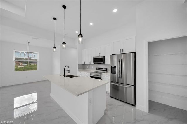438 Poplar ST, Lehigh Acres, FL 33974
