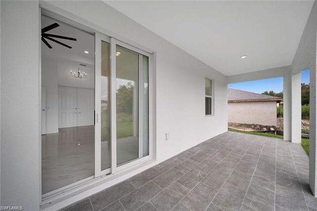 438 Poplar ST, Lehigh Acres, FL 33974