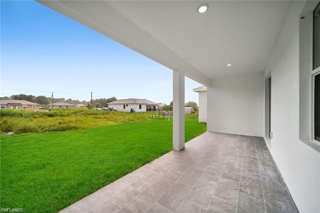 438 Poplar ST, Lehigh Acres, FL 33974