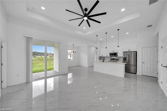 438 Poplar ST, Lehigh Acres, FL 33974