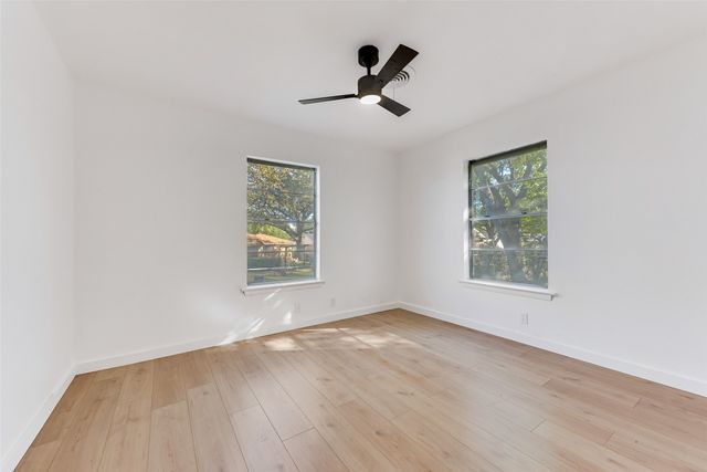 1105 W White Avenue, Mckinney, TX 75069