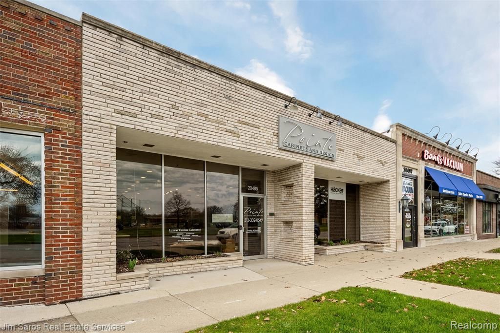 20485 Mack Avenue, Grosse Pointe Woods, MI 48236