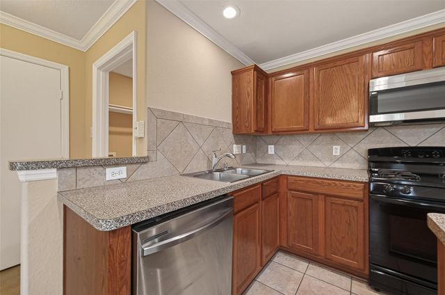 9214 Arrowhead Trace Lane, Houston, TX 77089