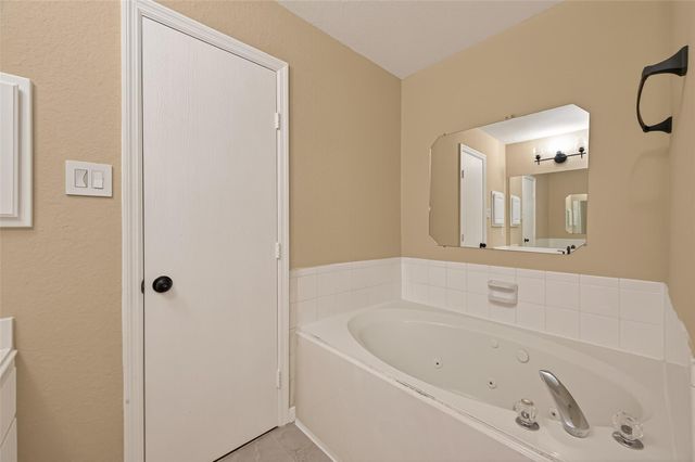 9214 Arrowhead Trace Lane, Houston, TX 77089