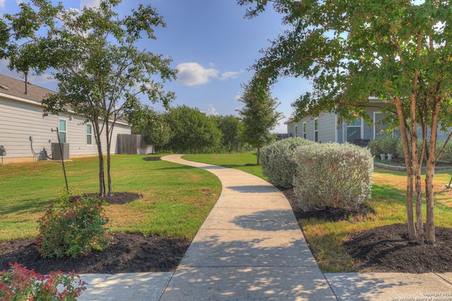 126 SURREY OAKS, Maxwell, TX 78656