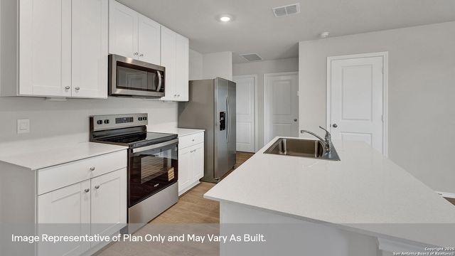126 SURREY OAKS, Maxwell, TX 78656
