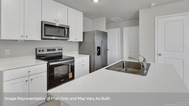126 SURREY OAKS, Maxwell, TX 78656