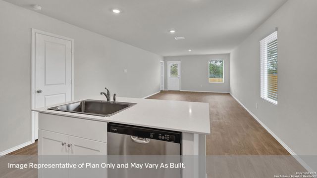 126 SURREY OAKS, Maxwell, TX 78656