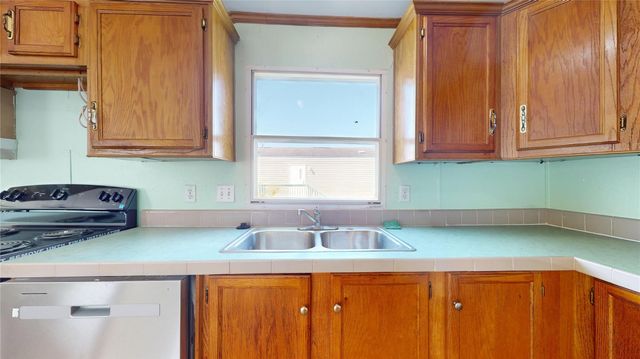 435 16th Street, San Leon, TX 77539