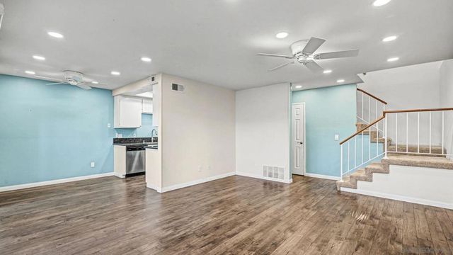 814 Malibu Point Way, Oceanside, CA 92058