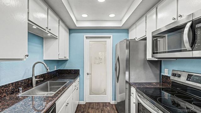 814 Malibu Point Way, Oceanside, CA 92058