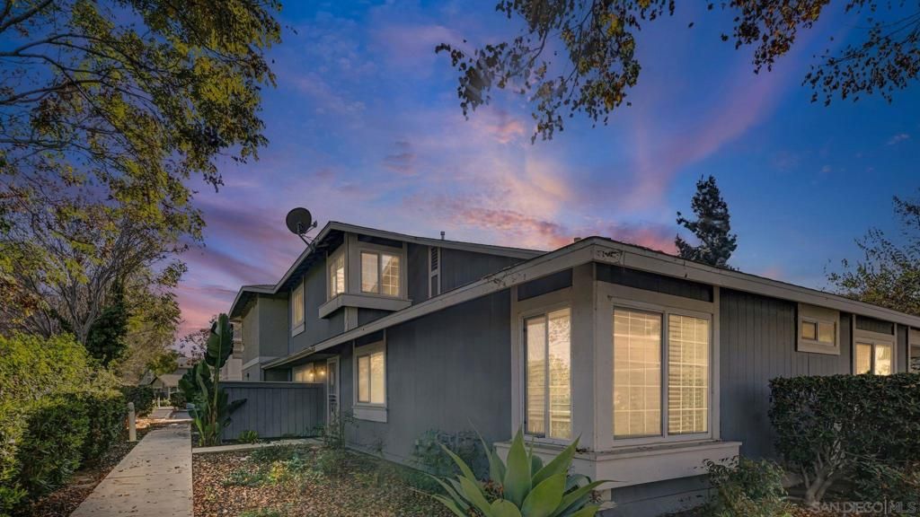 814 Malibu Point Way, Oceanside, CA 92058