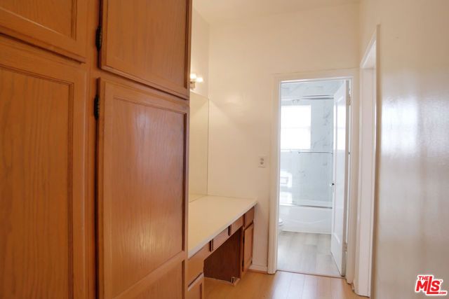 611 S Cloverdale Avenue 305, Los Angeles, CA 90036