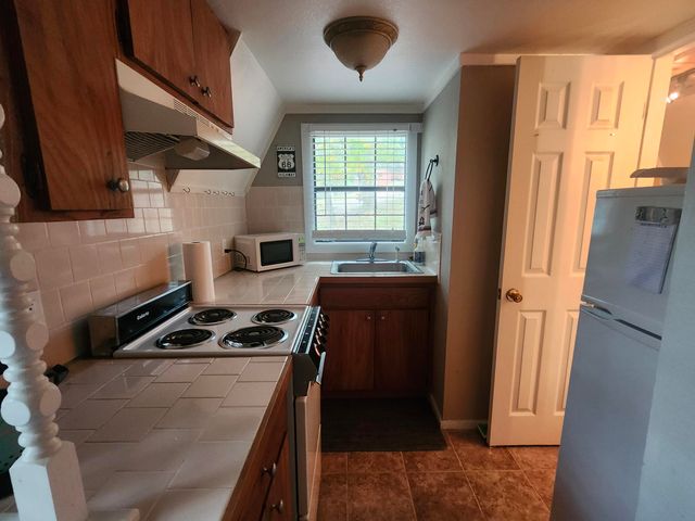 25961 Willow Road, Hermitage, MO 65668