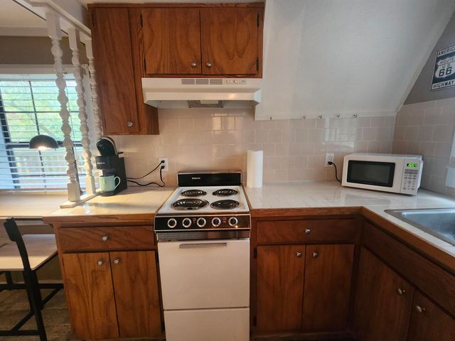 25961 Willow Road, Hermitage, MO 65668