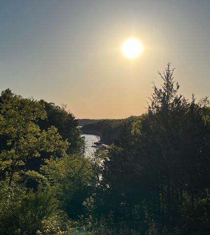 25961 Willow Road, Hermitage, MO 65668