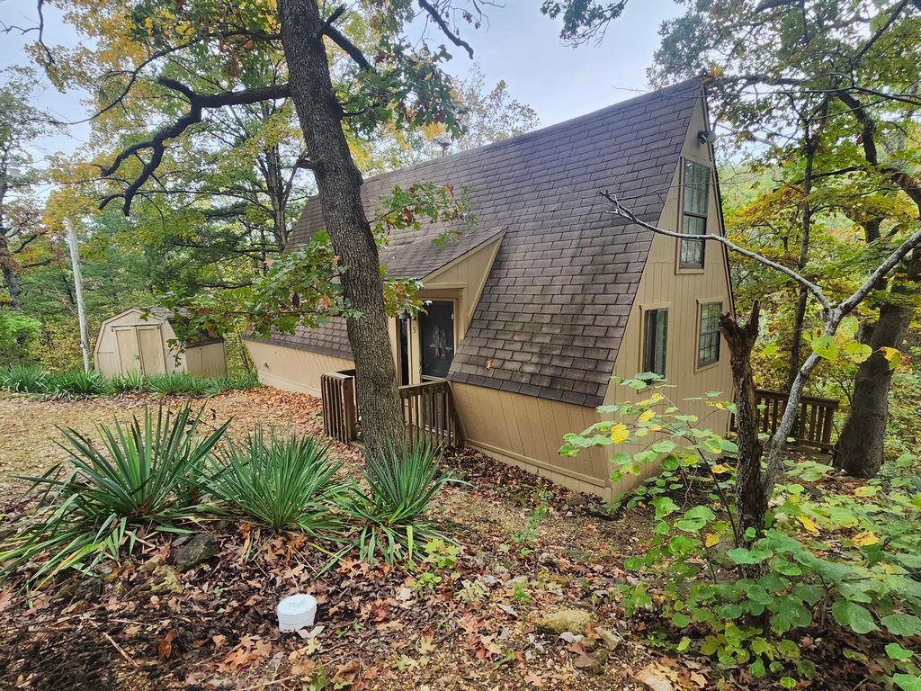 25961 Willow Road, Hermitage, MO 65668