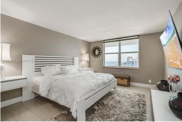 3015 N Ocean Boulevard 19H, Fort Lauderdale, FL 33308