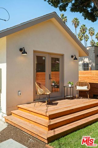 4606 10th Avenue, Los Angeles, CA 90043